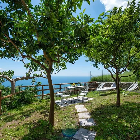 Casa Deva Coast, With Private Garden Overlooking The Sea Сasa de vacaciones