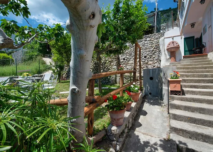 Casa Deva Coast, With Private Garden Overlooking The Sea בית נופש אמאלפי