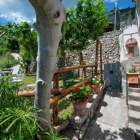 Casa Deva Coast, With Private Garden Overlooking The Sea Ferienhaus Amalfi