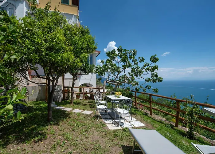 Casa Deva Coast, With Private Garden Overlooking The Sea Feriehus Amalfi